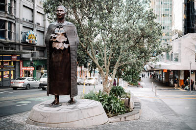 Wāhine